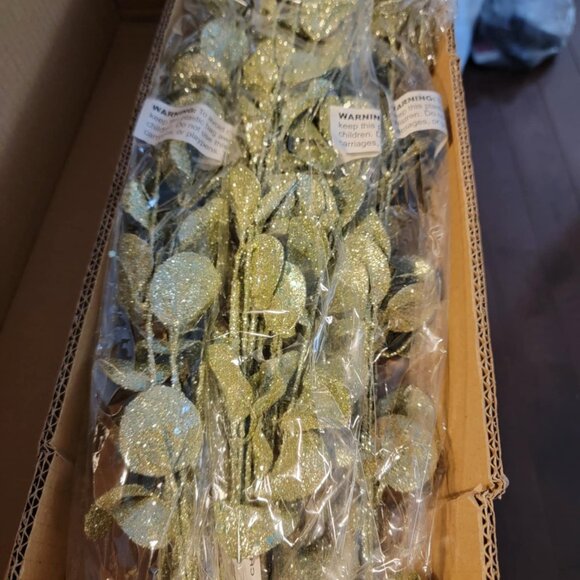 NEW Set of 4 Valerie Parr Hill GREEN Shimmer Eucalyptus Floral Picks - Picture 2 of 3